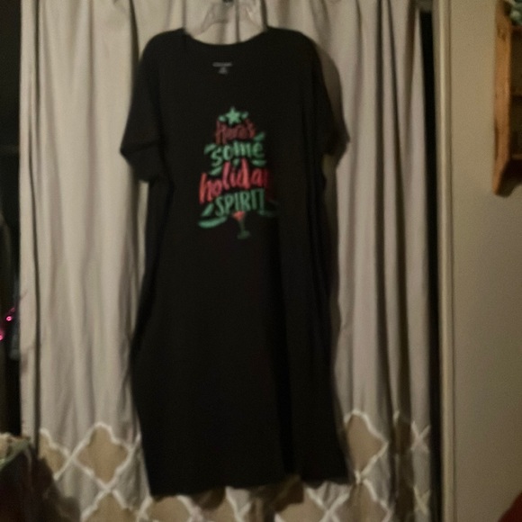 Size 1X/2X holiday long nightgown. 100% cotton. Super cute and comfy. - Picture 2 of 5